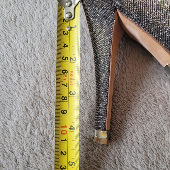 Badgley Mischka Humbie IV Gold Pewter peep toe heels size 7.5 - Picture 11 of 12